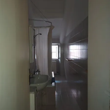 Completo O Private, Centro Vicino Stazione E Al Quarto em Acomodações Particulares *