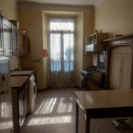 Completo O Private, Centro Vicino Stazione E Al לקו