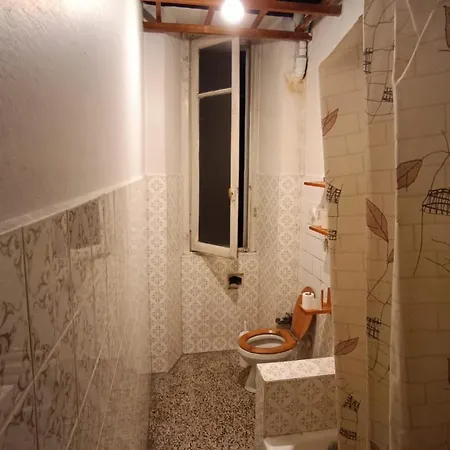 Alloggio in famiglia Completo O Private, Centro Vicino Stazione E Al *