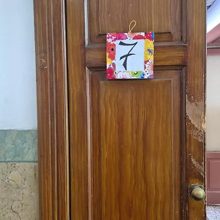 Alloggio in famiglia Completo O Private, Centro Vicino Stazione E Al