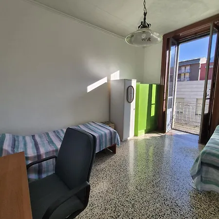 בית אירוח Completo O Private, Centro Vicino Stazione E Al לקו