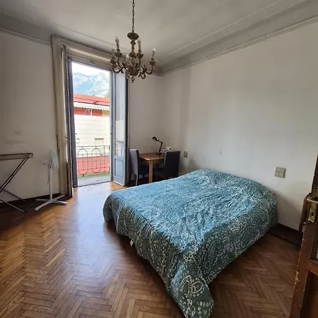 Completo O Private, Centro Vicino Stazione E Al Alloggio in famiglia