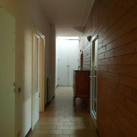 Alloggio in famiglia Completo O Private, Centro Vicino Stazione E Al *