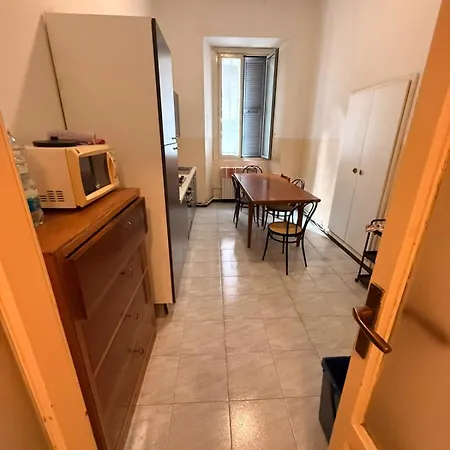Completo O Private, Centro Vicino Stazione E Al Homestay Lecco