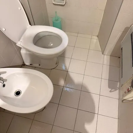 Completo O Private, Centro Vicino Stazione E Al Homestay